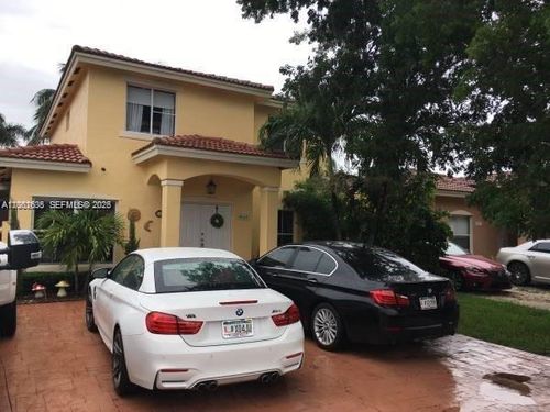 8067 Nw 199th Ter, Hialeah, FL, 33015-6393 | Card Image