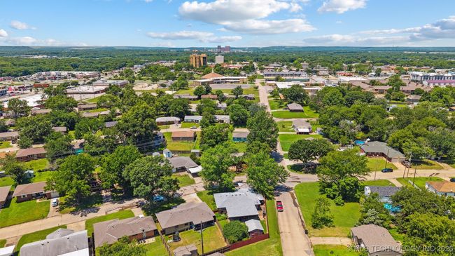 300 Se Waverly Ave, House other with 3 bedrooms, 1 bathrooms and null parking in Bartlesville OK | Image 29