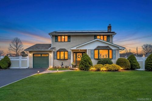 67 College Road, Brookhaven, NY, 11784 | Card Image