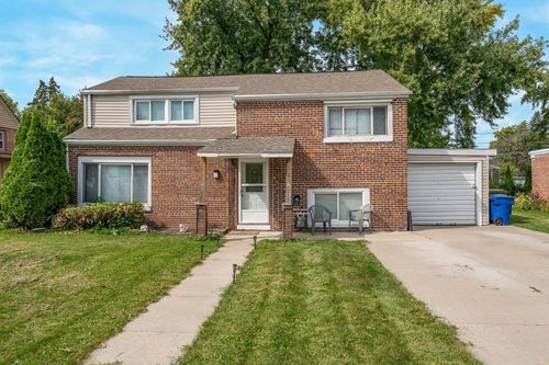 704 Kinzie Court, MENASHA, WI, 54952 | Card Image
