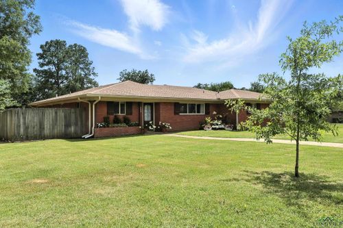 500 W Terrace Dr, Longview, TX, 75601-3825 | Card Image