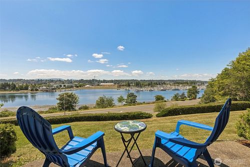2d-101-920 E Bay Dr Ne, Olympia, WA, 98506-1220 | Card Image