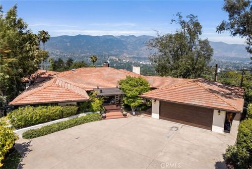 3854 Hampstead Rd, La Canada Flintridge, CA, 91011-3913 | Card Image