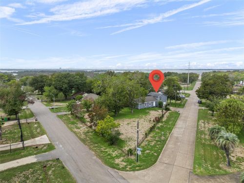 99 Brownwood Dr, Baytown, TX, 77520-1739 | Card Image