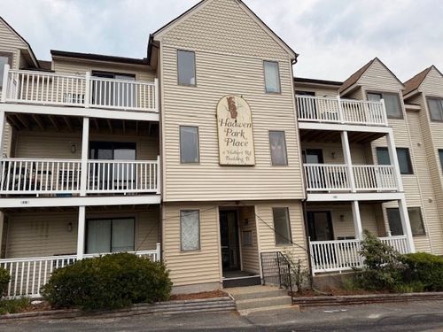 15-11 Hulbert Rd, Worcester, MA, 01603-1352 | Card Image