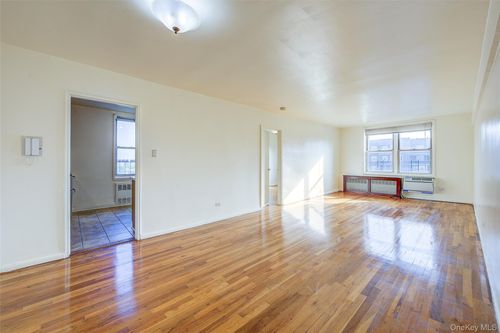 g3-63-11 Queens Boulevard, New York, NY, 11377 | Card Image