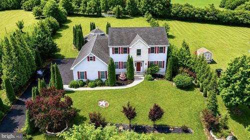 2760 New England Dr, NAZARETH, PA, 18064-8671 | Card Image