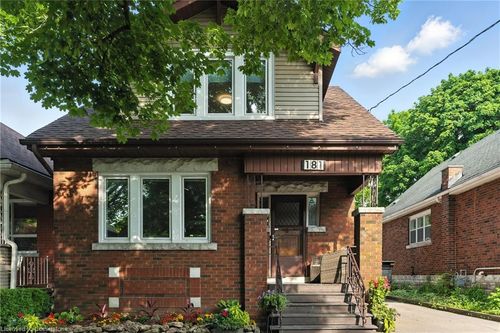 181 London St S, Hamilton, ON, L8K2G8 | Card Image