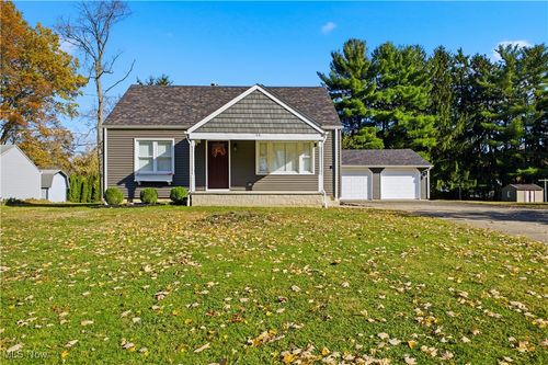 56 Jeffrey Ln, New Middletown, OH, 44442-8778 | Card Image