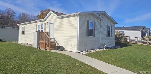 29 Hickory Rdg, Davison, MI, 48423-9165 | Card Image