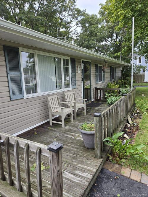 34 Floyd Road, Brookhaven, NY, 11967 | Card Image