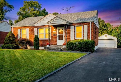 1250 S New Florissant Rd, Florissant, MO, 63031-7704 | Card Image