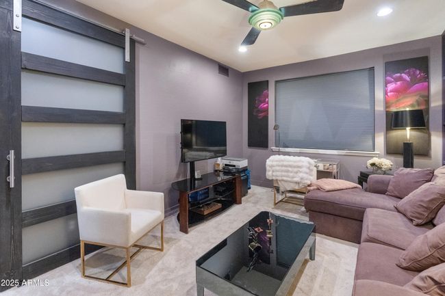 CHECK OUT THE SLIDING DOOR!!! | Image 25