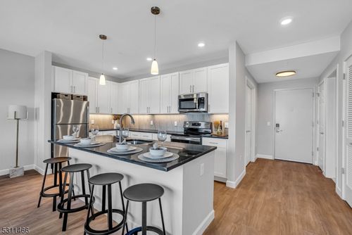 305-2003 Morris Ave, Union, NJ, 07083-6080 | Card Image