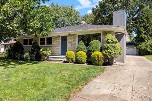 3815 Spencer Rd, Rocky River, OH, 44116-3863 | Card Image