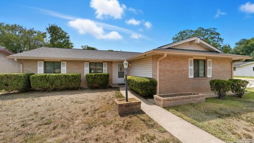 140 Cloverleaf Dr, Schertz, TX, 78154-2442 | Card Image
