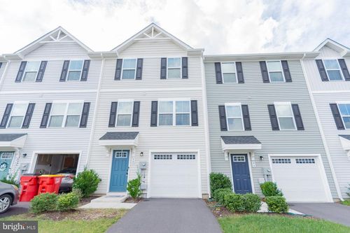 90 Ogunquit Dr, MARTINSBURG, WV, 25403-1824 | Card Image