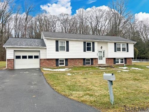 104 Queens Row, Windber, PA, 15963 | Card Image