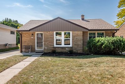 7101 W Bennett Ave, House other with 3 bedrooms, 1 bathrooms and null parking in Milwaukee WI | Image 1