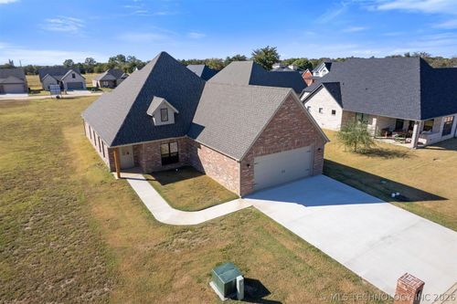 849 Beretta Blvd, Durant, OK, 74701-7879 | Card Image