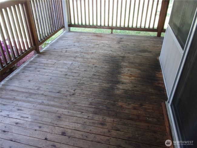 Back yard wood deck. | Image 25