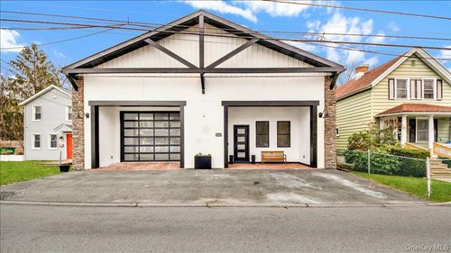 36 N Cedar St, Beacon, NY, 12508-1935 | Card Image