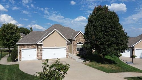 3804 Kingston Ct, Saint Joseph, MO, 64506-7500 | Card Image