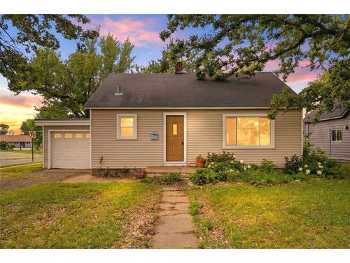 921 S Main St, River Falls, WI, 54022-2852 | Card Image