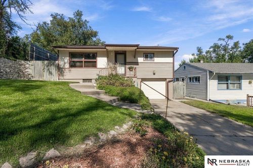 3934 Laurel Avenue, Omaha, NE, 68111 | Card Image
