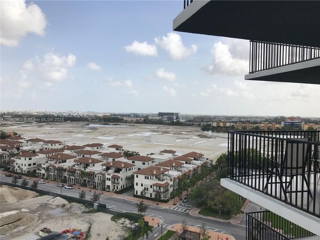 APT-1203 - 5252 Nw 85 Th Ave, Condo with 2 bedrooms, 2 bathrooms and null parking in Doral FL | Image 8