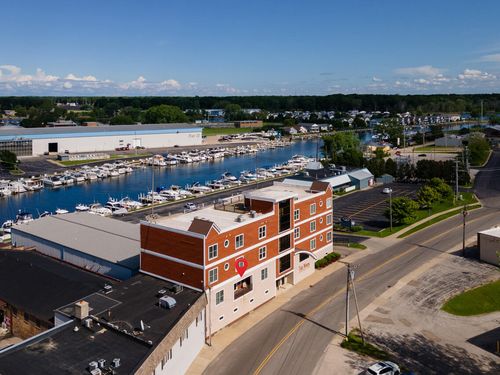 apt-3-1221 Broad St, Saint Joseph, MI, 49085-1216 | Card Image