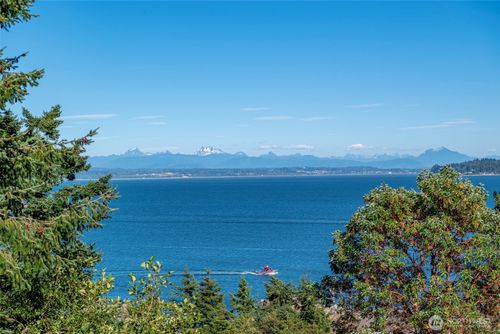 2176 Aurora Ct, Oak Harbor, WA, 98277-7411 | Card Image