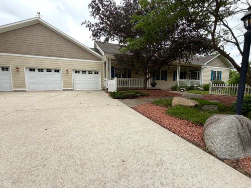35 W Lake Dr, Kokomo, IN, 46901-9469 | Card Image