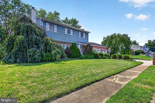 717 Doris Ter, Neptune, NJ, 07753-2854 | Card Image