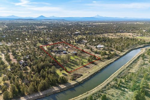 3828 Ne 45th St, Redmond, OR, 97756-8773 | Card Image