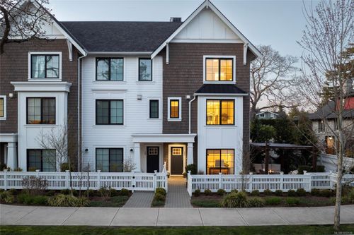 11-1810 Kings Rd, Victoria, BC, V8R2P3 | Card Image