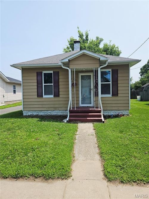223 Kingshighway, East Alton, IL, 62024-1472 | Card Image