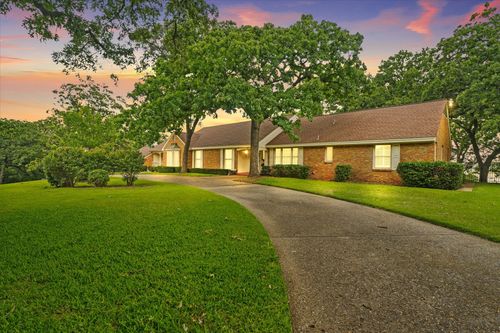 1407 Ridgecrest Cir, Denton, TX, 76205-5425 | Card Image