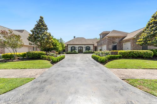 105 Shinnecock Hills Dr, Broussard, LA, 70518-6180 | Card Image