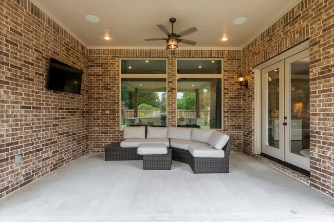 Notice the built-in outdoor speakers! | Image 31