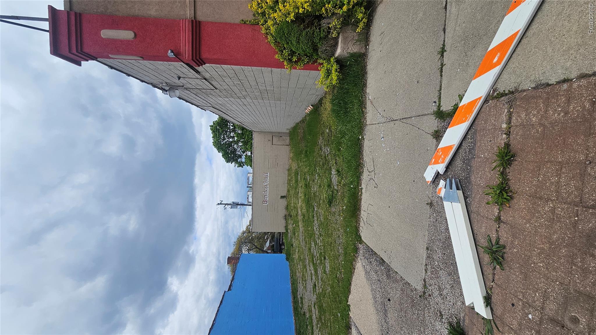 Commercial Sale in Detroit 2