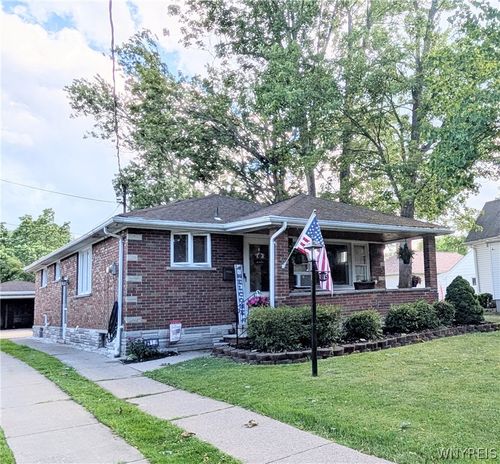 8915 Brookside Drive, Niagara Falls, NY, 14304 | Card Image
