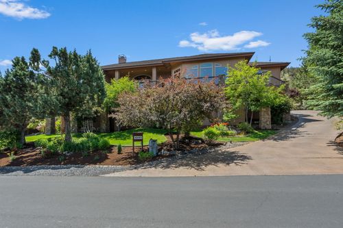 10193 Sundance Ridge Loop, Redmond, OR, 97756-7368 | Card Image
