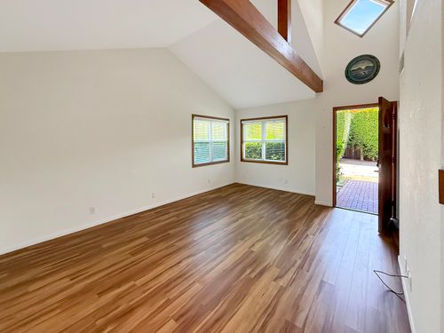 apt-b-820 W Victoria Street, Santa Barbara, CA, 93101 | Card Image