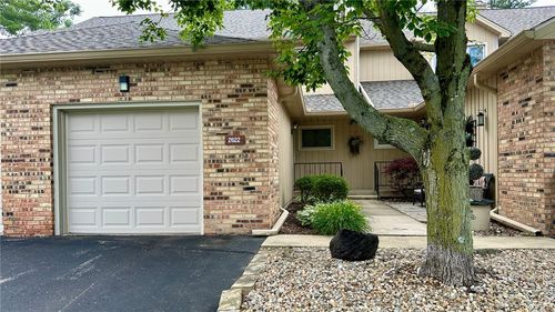 2622 S Forrest Green Dr, Decatur, IL, 62521-5411 | Card Image