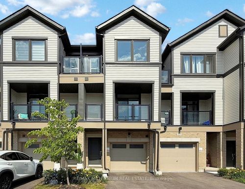 384 Okanagan Path, Oshawa, ON, L1H0B1 | Card Image
