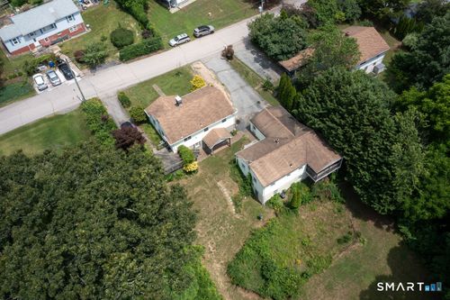 32 Cedar Ln, Uncasville, CT, 06382-1202 | Card Image