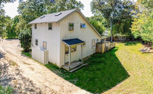 2 Nahomon St, Oak Bluffs, MA, 02557-7077 | Card Image