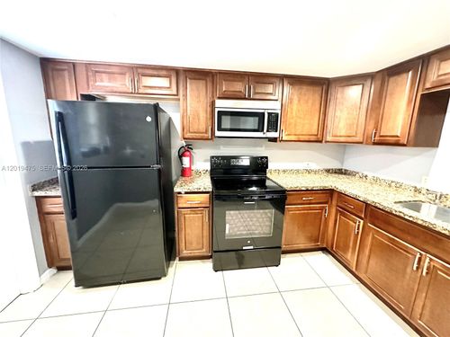 345-443 Ne 195th St, Miami, FL, 33179-3342 | Card Image