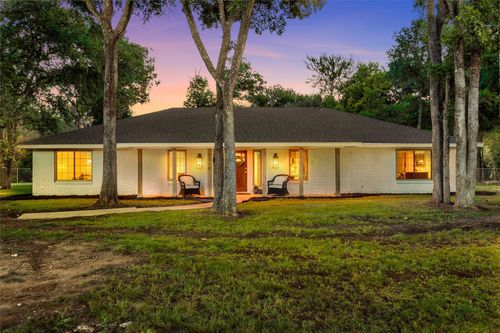 7718 N River Xing, China Spring, TX, 76633-3049 | Card Image